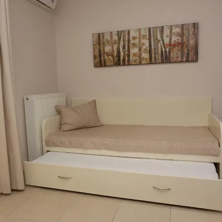 Eleni Apartment *