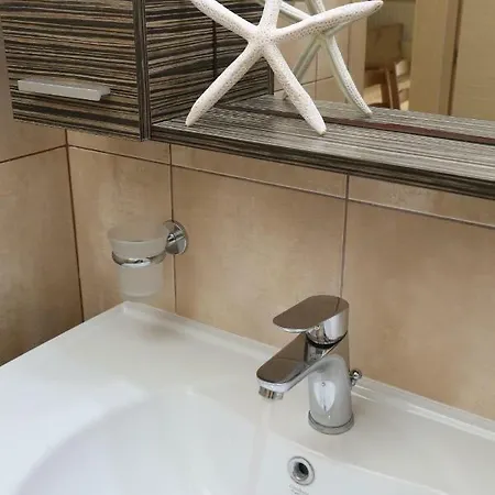 Eleni Daire Pefkochori